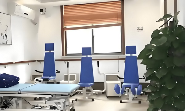 程潇曾确诊精神疾病与梁朝伟传闻早真相大白